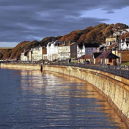 Waves At The Bay - Part Of The The Bay Filey Village With Pool, Gym And Direct Access, Pub, Restaurant, Tennis And Meadows Walks Reighton
