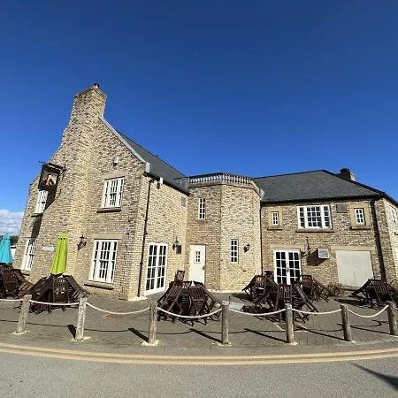 Waves At The Bay - Part Of The The Bay Filey Village With Pool, Gym And Direct Access, Pub, Restaurant, Tennis And Meadows Walks