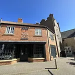 Waves At The Bay - Part Of The The Bay Filey Village With Pool, Gym And Direct Access, Pub, Restaurant, Tennis And Meadows Walks * Reighton