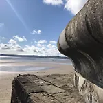 Waves At The Bay - Part Of The The Bay Filey Village With Pool, Gym And Direct Access, Pub, Restaurant, Tennis And Meadows Walks *