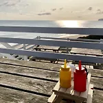 Waves At The Bay - Part Of The The Bay Filey Village With Pool, Gym And Direct Access, Pub, Restaurant, Tennis And Meadows Walks * Reighton