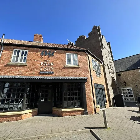 Waves At The Bay * Reighton