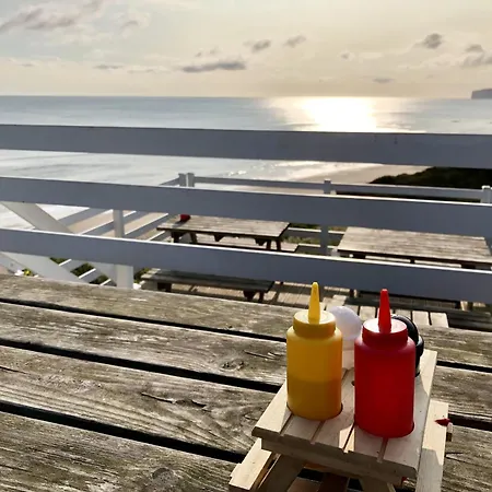 Waves At The Bay * Reighton