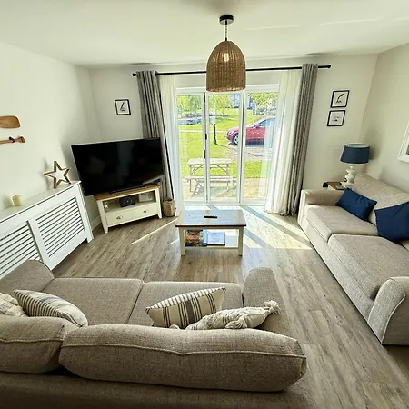 Waves At The Bay - Part Of The The Bay Filey Village With Pool, Gym And Direct Access, Pub, Restaurant, Tennis And Meadows Walks
