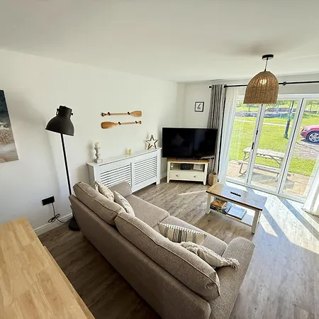 Feriehus Waves At The Bay - Part Of The The Bay Filey Village With Pool, Gym And Direct Access, Pub, Restaurant, Tennis And Meadows Walks
