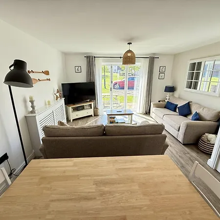 Waves At The Bay בית נופש *